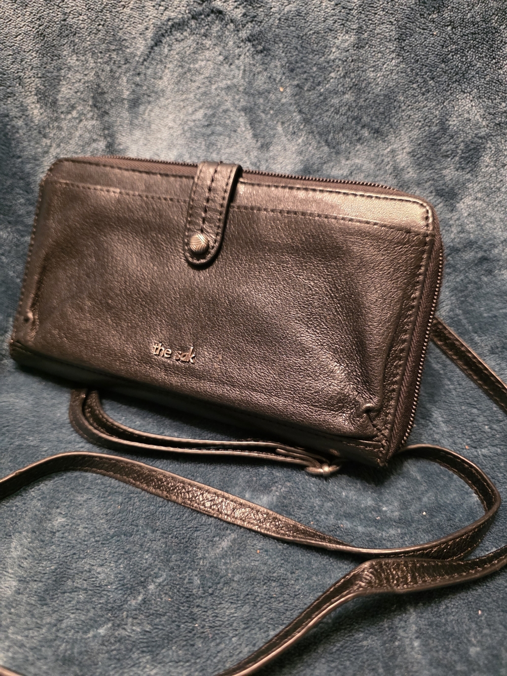 The Sak Black Leather Crossbody Wallet Purse